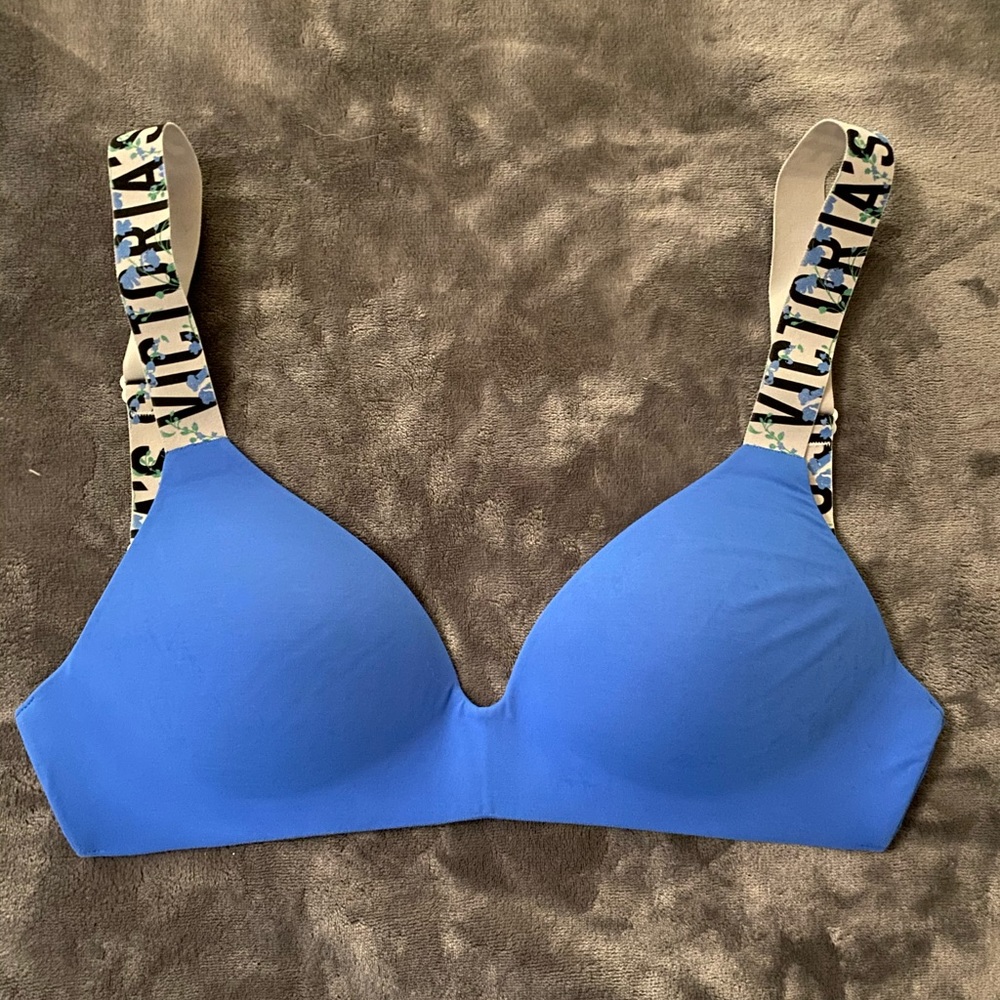 VICTORIAS SECRET (VS) Lightly Lined Bra Size 32C
